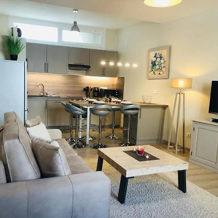 Les Volets Rouges Apartment Cavaillon Exterior photo
